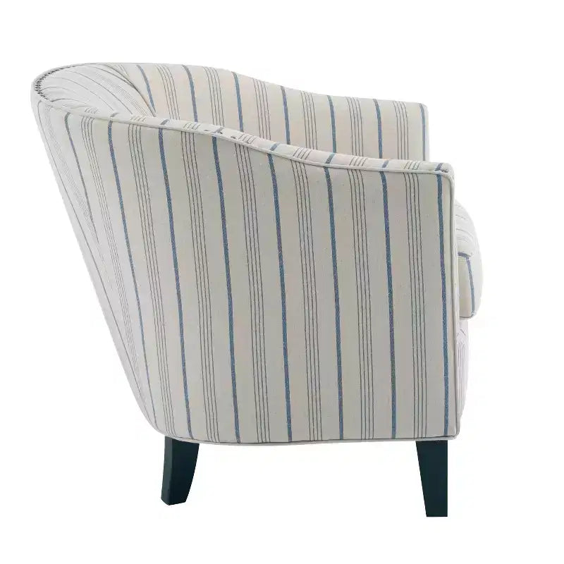 Poltrona club imbottita con finiture borchiate, colori assortiti, 1 posto