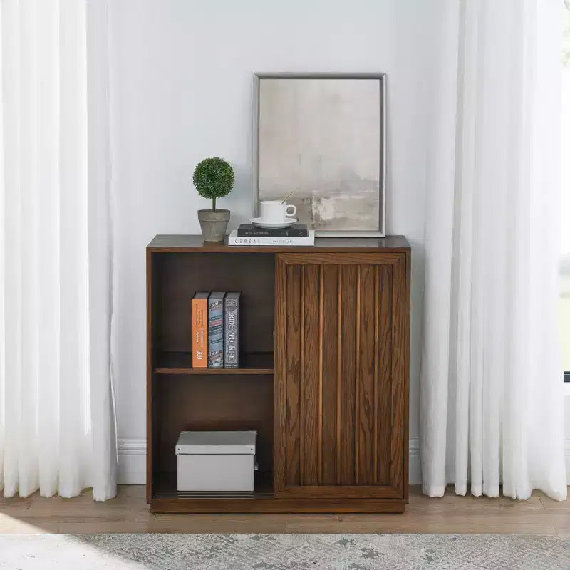 Credenza in noce naturale con 2 ante scorrevoli – Stile vintage