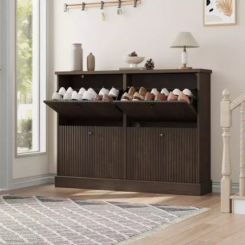 Scarpiera con sportelli a ribalta Nero / Naturale / Noce – 4 scomparti, ripiani regolabili, per 2-4 utilizzatori