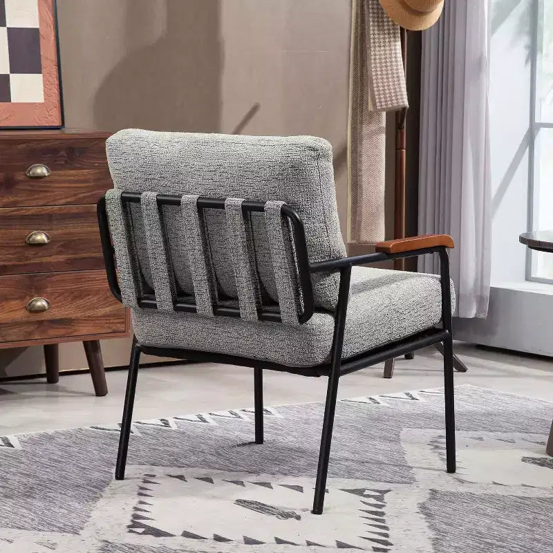 Poltrona moderna beige/grigia, braccioli in legno, telaio in metallo, 1 posto