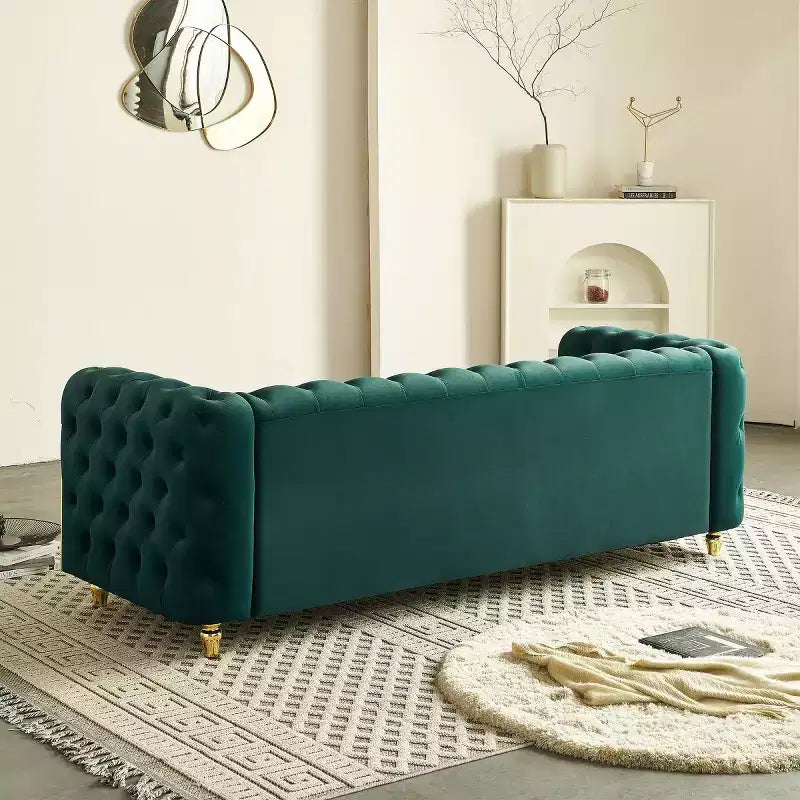 Divano Chesterfield trapuntato in velluto beige/verde, a 3 posti con gambe con finiture dorate