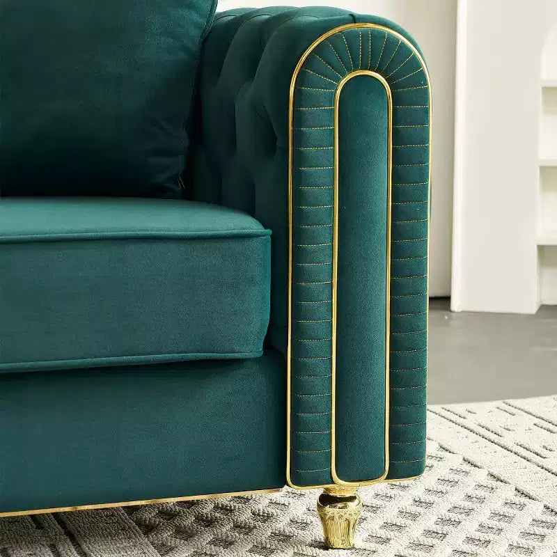 Divano Chesterfield trapuntato in velluto beige/verde, a 3 posti con gambe con finiture dorate