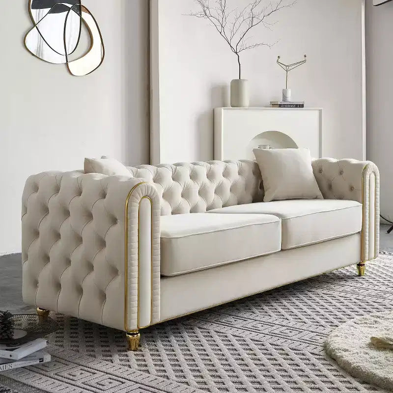 Divano Chesterfield trapuntato in velluto beige/verde, a 3 posti con gambe con finiture dorate