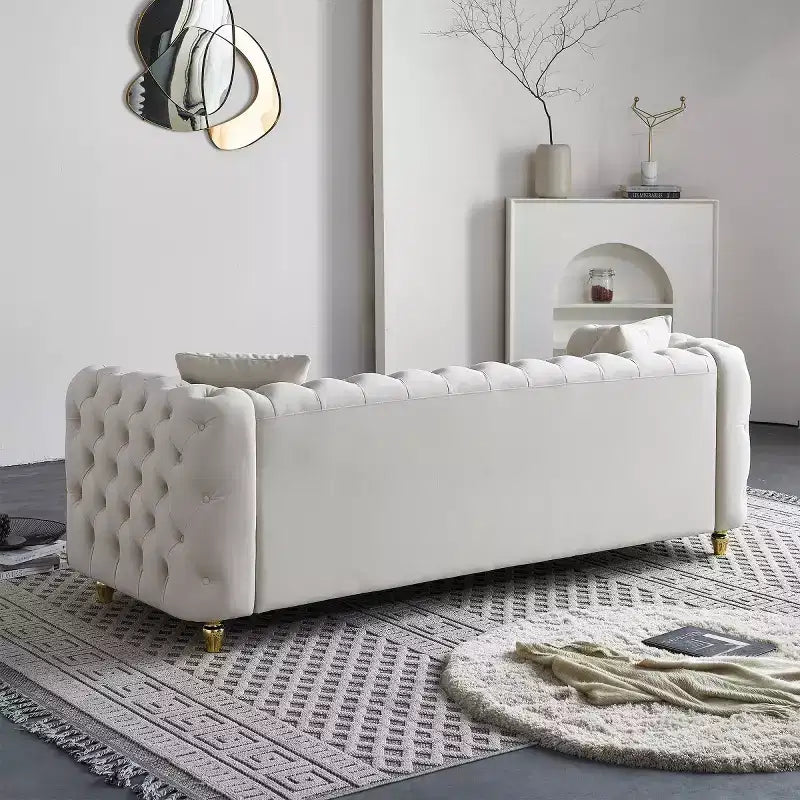 Divano Chesterfield trapuntato in velluto beige/verde, a 3 posti con gambe con finiture dorate